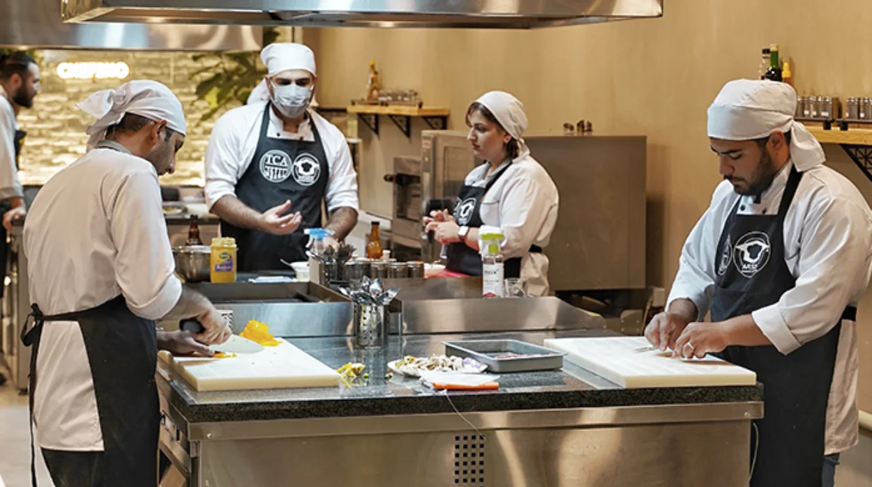 بهترین آموزشگاه آشپزی بین المللی در تهران؛ آرسس شف
