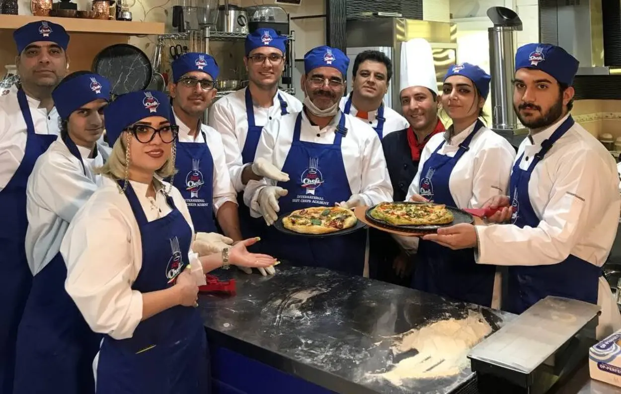 بهترین کلاس آموزش آشپزی در تهران با آموزشگاه سرآشپزان