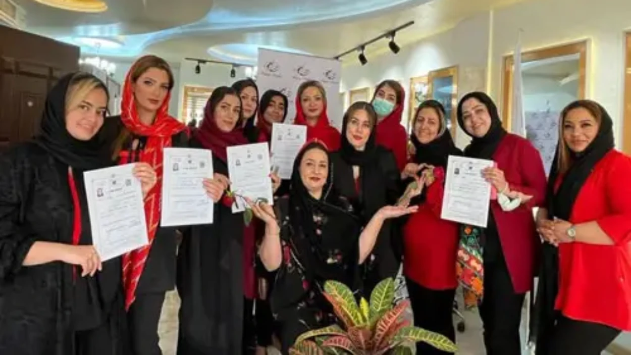 آموزشگاه آرایشگری زنانه مهستان