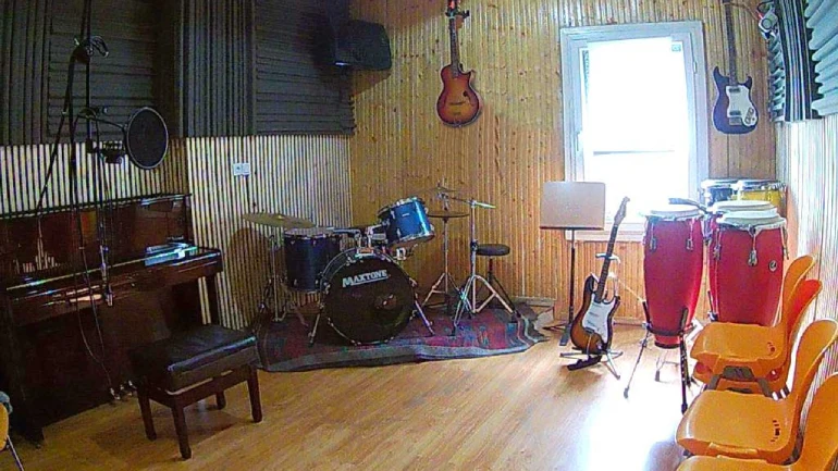 آموزشگاه موسیقی آوای جام جم