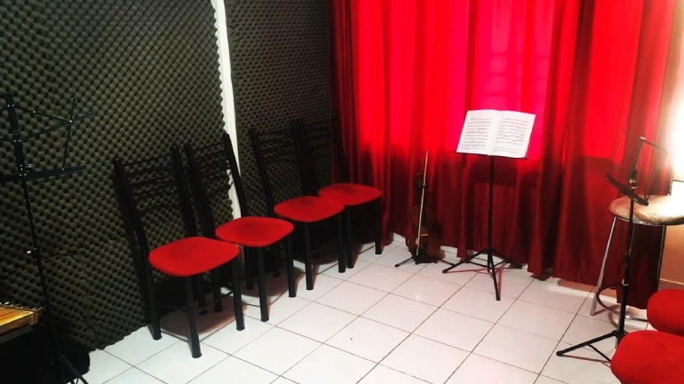 آموزشگاه موسیقی عرفان نادریان